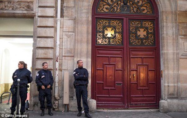 The hotel where the robbery occurred