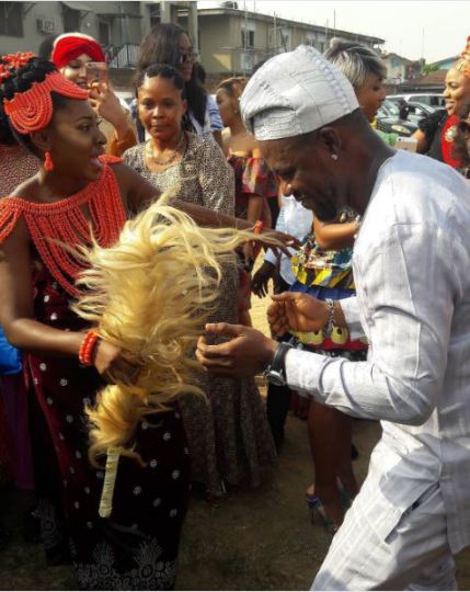 The new couple get dancing