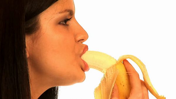 Look at how her lips lock the banana
